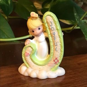 PRECIOUS MOMENTS SMALL FIGURE